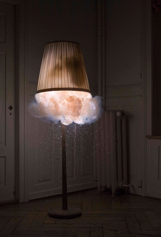 Illustration for article titled Striking photographs capture the fiery beginnings of indoor explosions